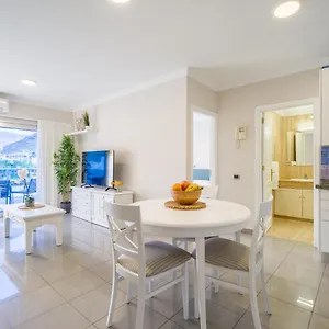 https://apt-amarre-coral.in-canary-islands.com